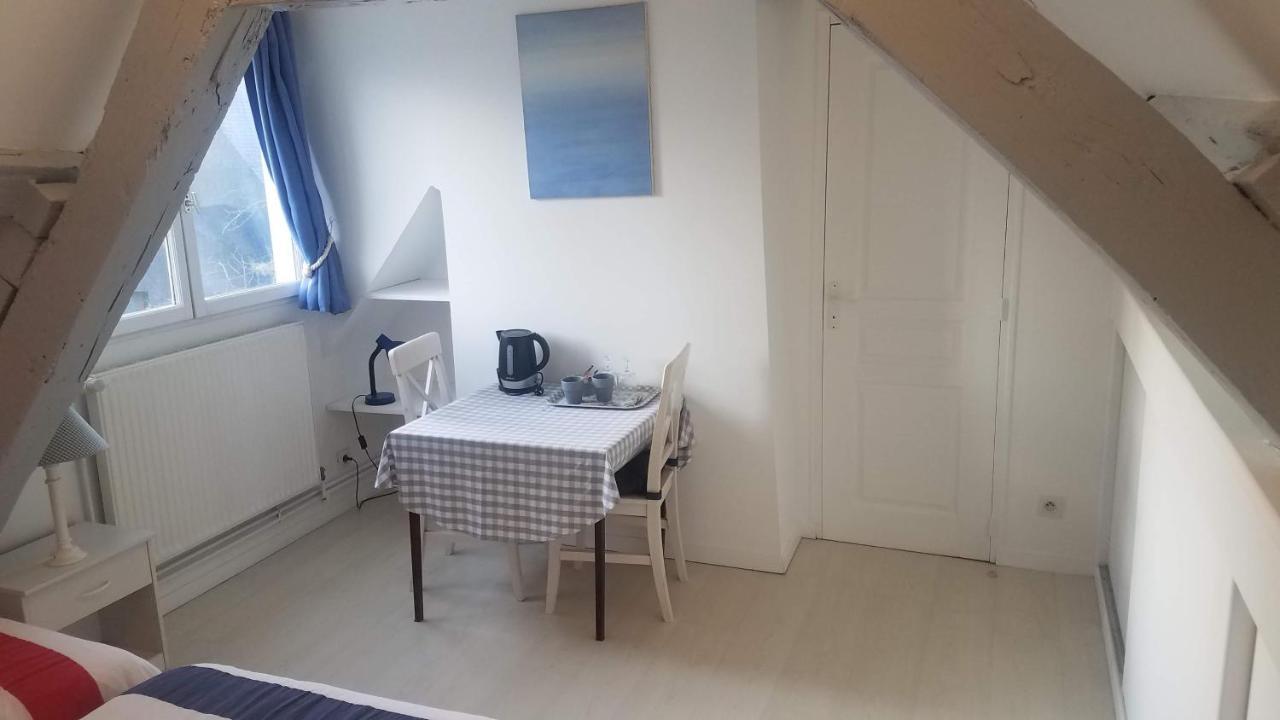 Manoir De L'As De Trefle Bed & Breakfast Isneauville Ngoại thất bức ảnh